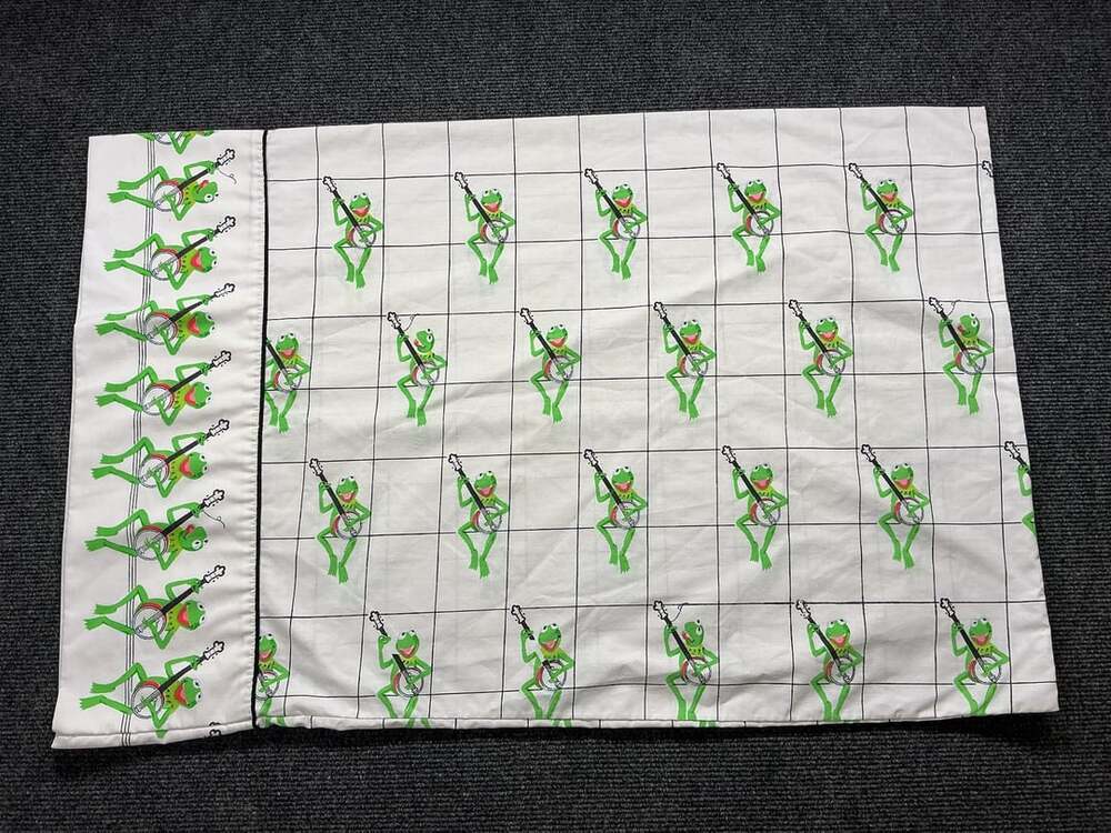 Vintage Kermit the Frog Playing Banjo Pattern Pillowcase